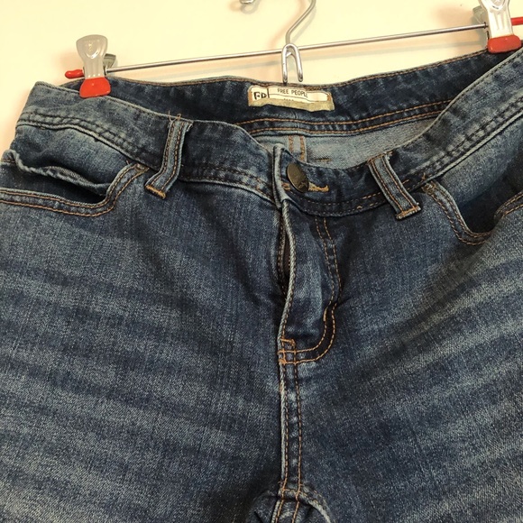 Free People ankle length jeans, size 28, medium wash - Picture 3 of 4